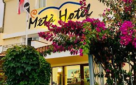 Meta Hotel